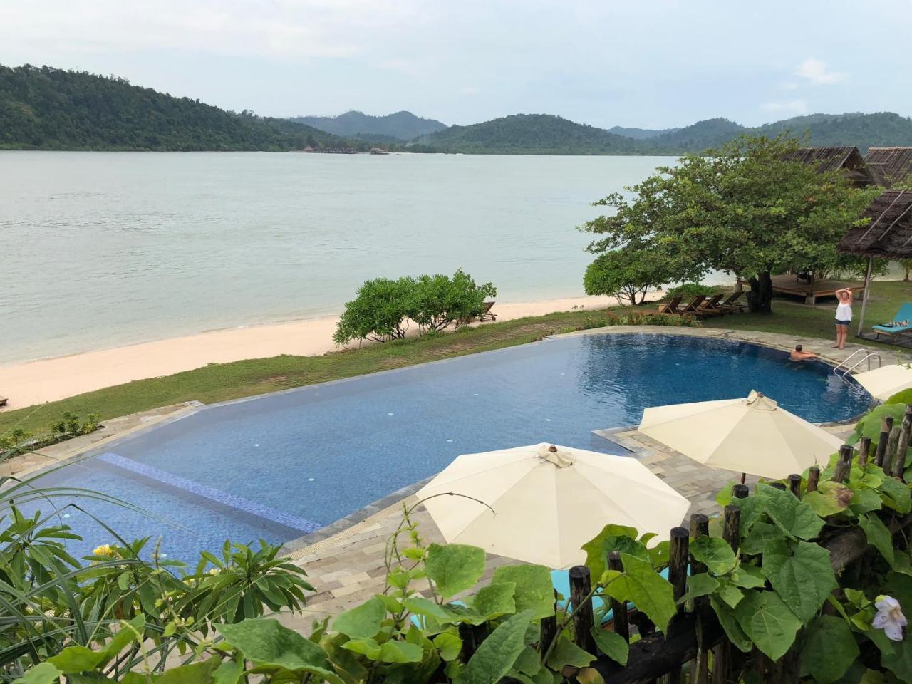 Telunas Private Island Sugi Exterior photo